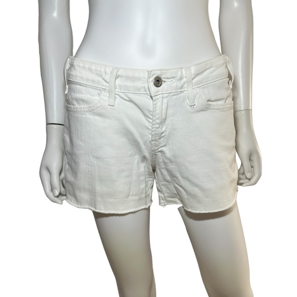 Levi’s | White Tab Shorts - Picture 3 of 11